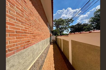 Casa à venda com 253m², 4 quartos e 6 vagasCorredor