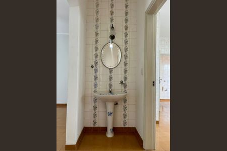 Casa à venda com 253m², 4 quartos e 6 vagasCorredor 