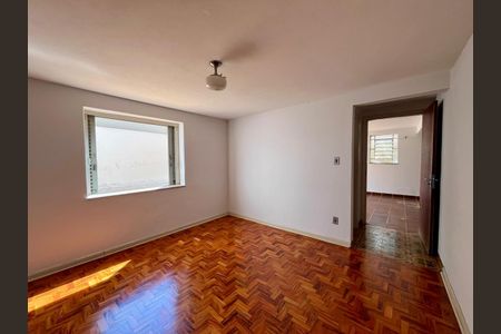 Casa à venda com 253m², 4 quartos e 6 vagasEdícula