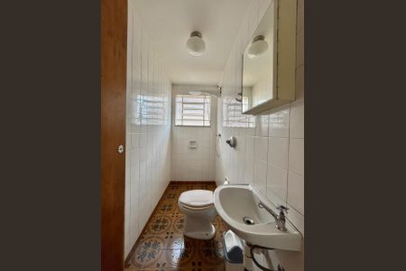 Casa à venda com 253m², 4 quartos e 6 vagasBanheiro edícula 