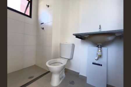 Banheiro de kitnet/studio para alugar com 1 quarto, 24m² em Vila Mariana, São Paulo