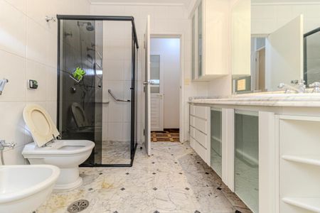 Apartamento para alugar com 220m², 4 quartos e 2 vagasBanheiro 3