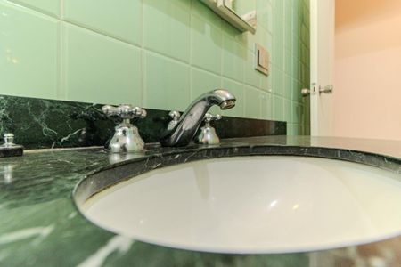 Apartamento para alugar com 220m², 4 quartos e 2 vagasBanheiro 1