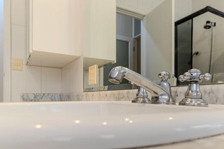 Apartamento para alugar com 220m², 4 quartos e 2 vagasBanheiro 3