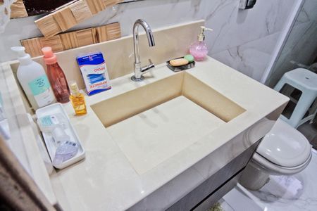 Apartamento à venda com 106m², 2 quartos e 2 vagas Apartamento à venda com 106m², 2 quartos e 2 vagasBanheiro