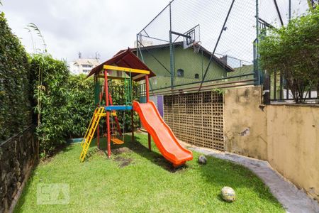 Apartamento à venda com 106m², 2 quartos e 2 vagasÁrea comum - Playground