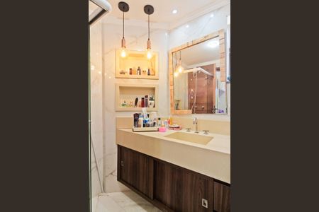 Apartamento à venda com 106m², 2 quartos e 2 vagas Apartamento à venda com 106m², 2 quartos e 2 vagasBanheiro da Suíte