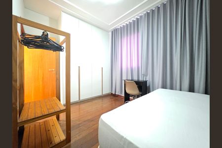 Apartamento à venda com 137m², 4 quartos e 2 vagasQuarto 2