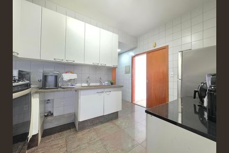 Apartamento à venda com 137m², 4 quartos e 2 vagasCozinha - Armários