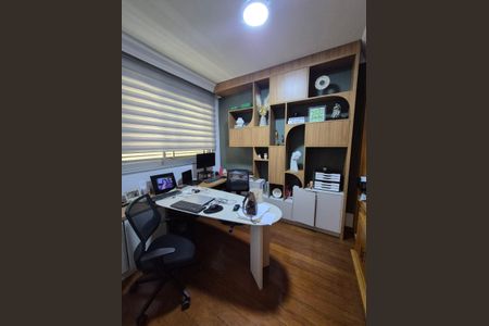 Apartamento à venda com 137m², 4 quartos e 2 vagasQuarto 4
