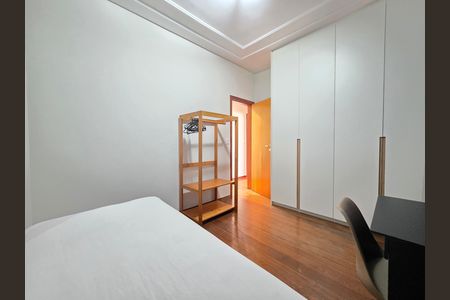 Apartamento à venda com 137m², 4 quartos e 2 vagasQuarto 2