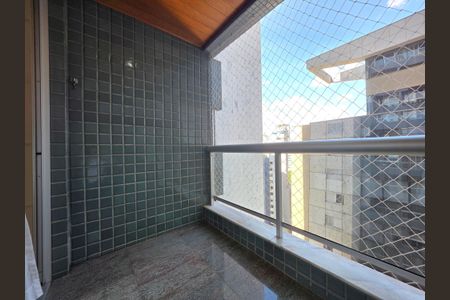 Varanda 1 da sala de apartamento para alugar com 4 quartos, 137m² em Lourdes, Belo Horizonte