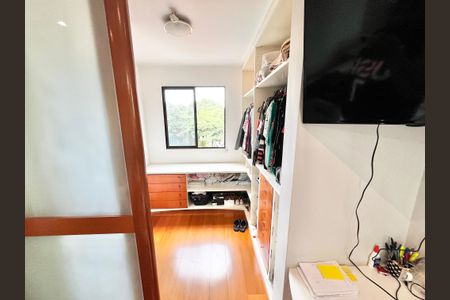 Apartamento à venda com 85m², 2 quartos e 2 vagasCloset da suíte 1