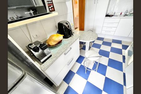 Apartamento à venda com 85m², 2 quartos e 2 vagasCozinha