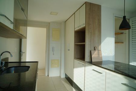 Apartamento à venda com 100m², 3 quartos e 2 vagas Apartamento à venda com 100m², 3 quartos e 2 vagasCozinha