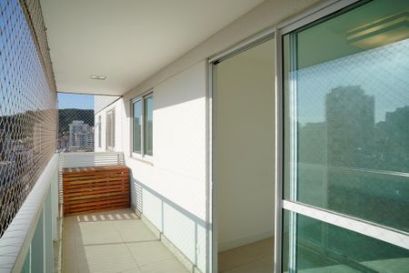 Apartamento à venda com 100m², 3 quartos e 2 vagas Apartamento à venda com 100m², 3 quartos e 2 vagasVaranda da Sala