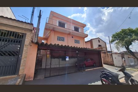 Casa à venda com 312m², 3 quartos e 4 vagas Casa à venda com 312m², 3 quartos e 4 vagasFachada