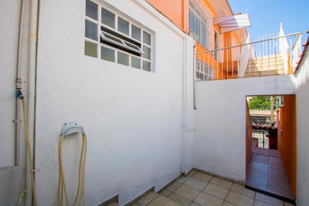 Casa à venda com 312m², 3 quartos e 4 vagas Casa à venda com 312m², 3 quartos e 4 vagasCorredor externo