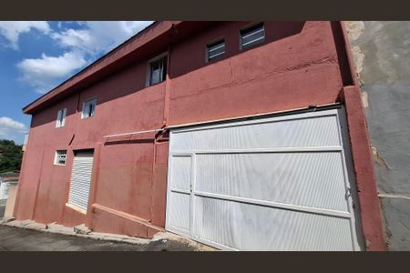 Casa à venda com 312m², 3 quartos e 4 vagas Casa à venda com 312m², 3 quartos e 4 vagasFachada