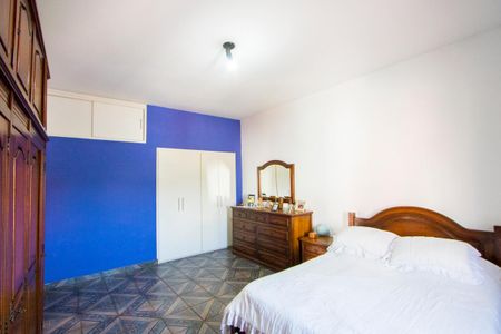 Casa à venda com 312m², 3 quartos e 4 vagas Casa à venda com 312m², 3 quartos e 4 vagasQuarto 3