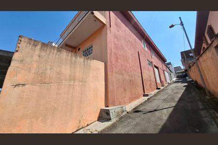 Casa à venda com 312m², 3 quartos e 4 vagas Casa à venda com 312m², 3 quartos e 4 vagasFachada