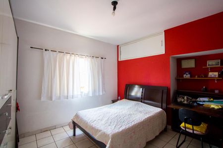 Casa à venda com 312m², 3 quartos e 4 vagas Casa à venda com 312m², 3 quartos e 4 vagasQuarto 1