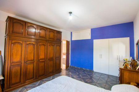 Casa à venda com 312m², 3 quartos e 4 vagas Casa à venda com 312m², 3 quartos e 4 vagasQuarto 3