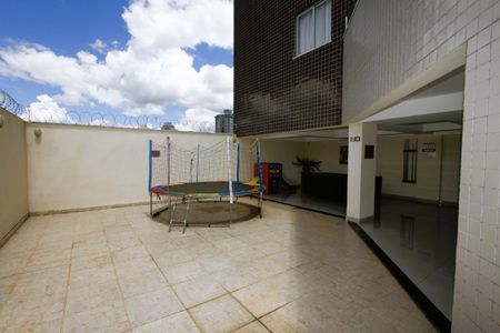 Apartamento para alugar com 57m², 2 quartos e 2 vagasÁrea comum - Playground