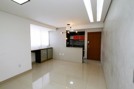 Apartamento para alugar com 57m², 2 quartos e 2 vagasSala