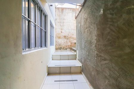 Casa para alugar com 70m², 2 quartos e sem vagaEscada