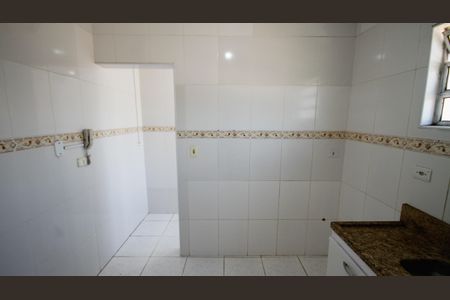 Cozinha de apartamento para alugar com 1 quarto, 50m² em Tupi, Praia Grande