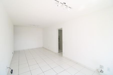 Sala de apartamento para alugar com 3 quartos, 74m² em Campininha, São Paulo