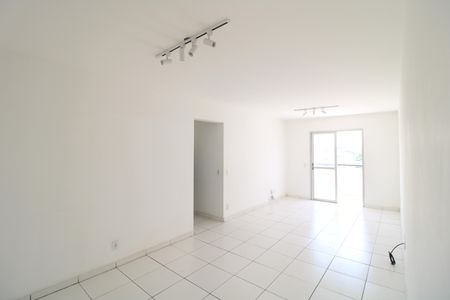 Sala de apartamento para alugar com 3 quartos, 74m² em Campininha, São Paulo