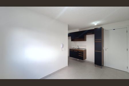 Sala de apartamento para alugar com 2 quartos, 34m² em Parque Industrial Tomas Edson, São Paulo
