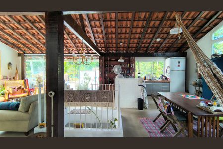 Casa de condomínio à venda com 270m², 5 quartos e 3 vagasLoft