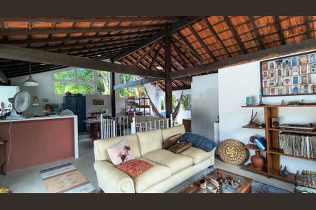 Casa de condomínio à venda com 270m², 5 quartos e 3 vagasLoft