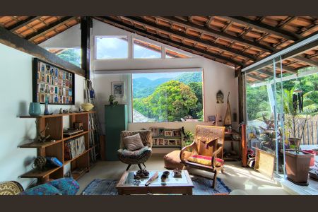 Casa de condomínio à venda com 270m², 5 quartos e 3 vagasLoft