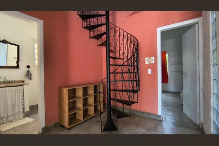 Sala de casa de condomínio à venda com 5 quartos, 270m² em Vargem Grande, Rio de Janeiro