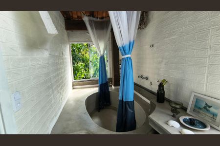 Casa de condomínio à venda com 270m², 5 quartos e 3 vagasBanheiro Social 3