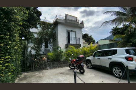Casa de condomínio à venda com 270m², 5 quartos e 3 vagasFachada da Casa 