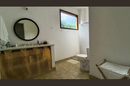 Casa de condomínio à venda com 270m², 5 quartos e 3 vagasBanheiro Social 2 