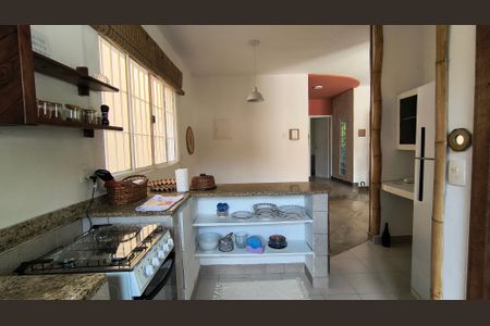 Casa de condomínio à venda com 270m², 5 quartos e 3 vagasCozinha