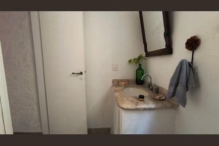 Casa de condomínio à venda com 270m², 5 quartos e 3 vagasBanheiro Social 1 