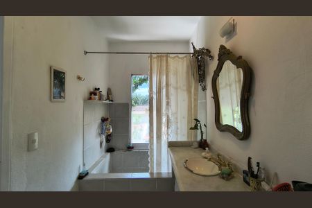 Casa de condomínio à venda com 270m², 5 quartos e 3 vagasBanheiro da Suíte 