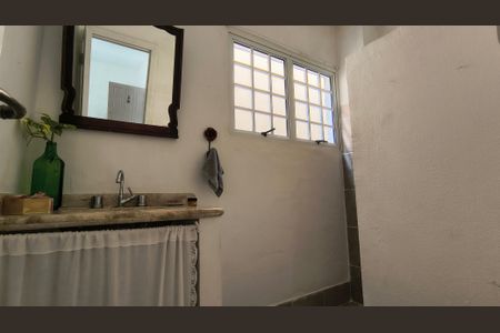 Casa de condomínio à venda com 270m², 5 quartos e 3 vagasBanheiro Social 1 