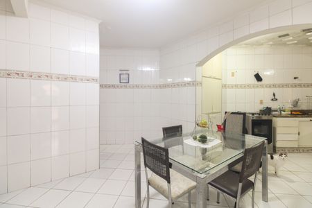 Casa à venda com 270m², 5 quartos e 2 vagasCozinha 
