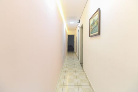 Casa à venda com 270m², 5 quartos e 2 vagasCorredor de Acesso - Casa 2