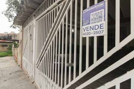 Casa à venda com 270m², 5 quartos e 2 vagasFachada - Placa Código MBHL-107