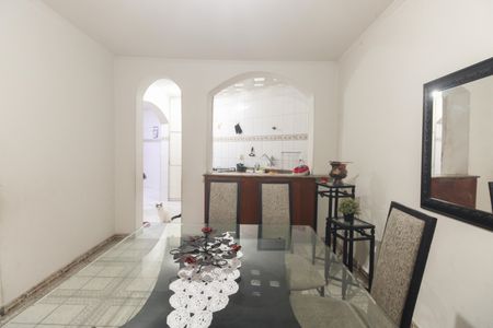 Casa à venda com 270m², 5 quartos e 2 vagasSala 