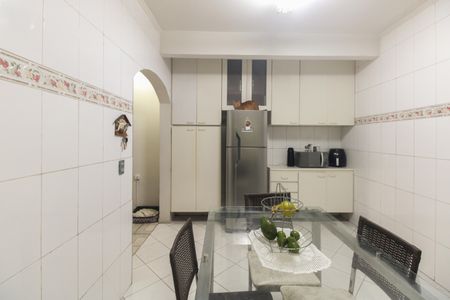 Casa à venda com 270m², 5 quartos e 2 vagasCozinha 